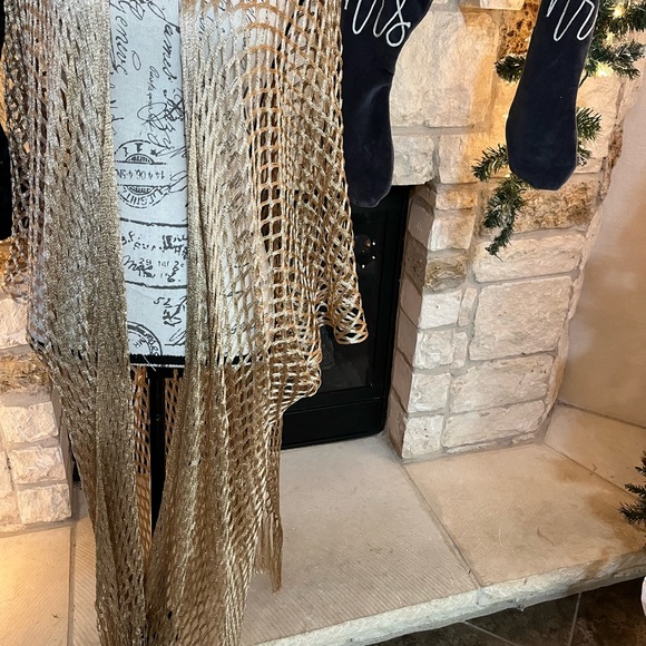 Ellie and Kate poncho can use as a cover up this summer one size - runs big. - Picture 6 of 13